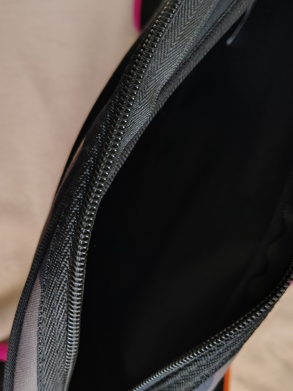 Camo Handbag - Picture 2 of 2